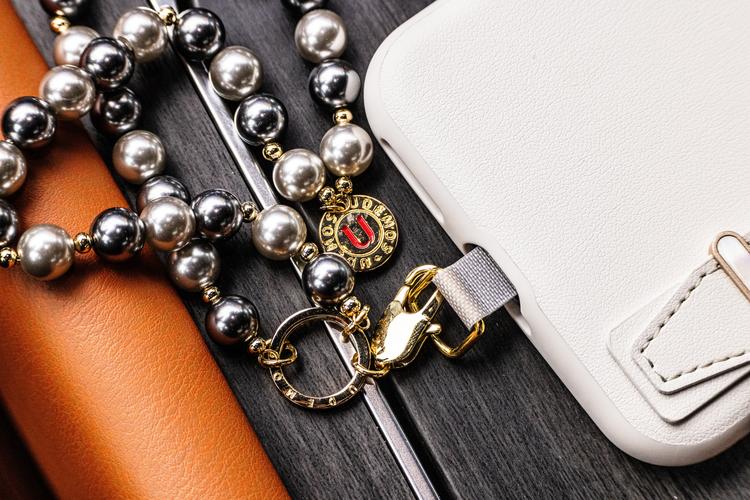 白色RGB键盘功耗场景