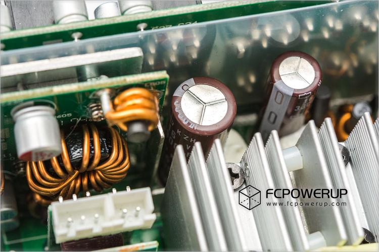 PC机箱内部电源散热场景