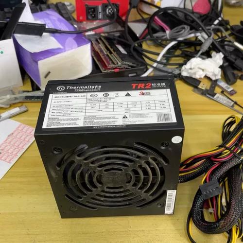 Tt TR2 400W电源风扇散热设计