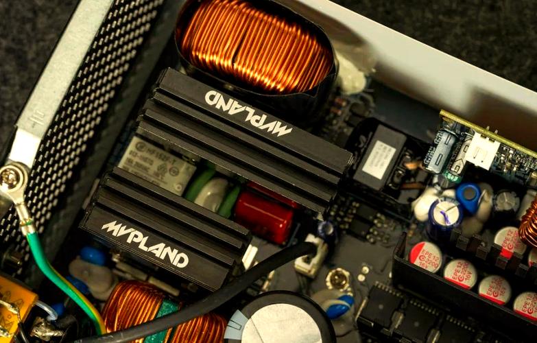 航嘉MVP P1600X 1600W白金电源评测：ATX 3.1全模组旗舰，高效支撑双旗舰显卡平台