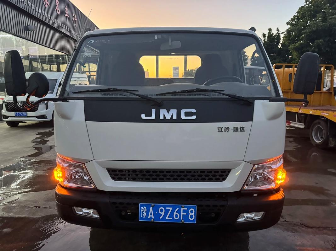 电源接口与规格细节