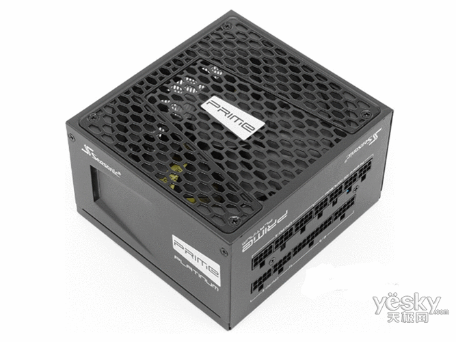 电源内部电路板和电容特写