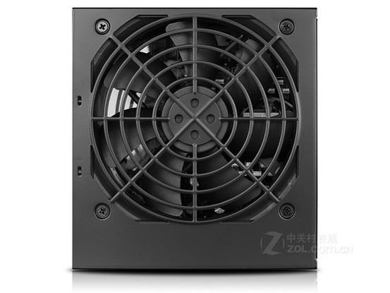 电源接口和线材细节