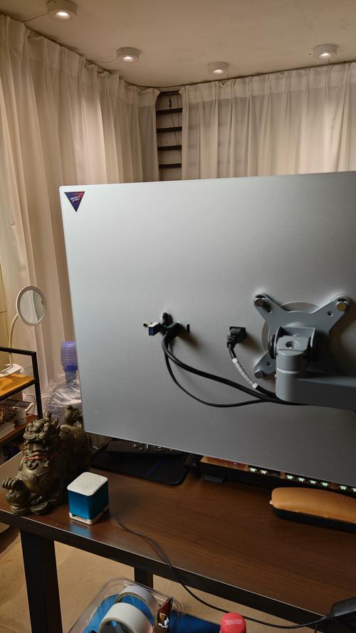 用户购买显示器决策场景