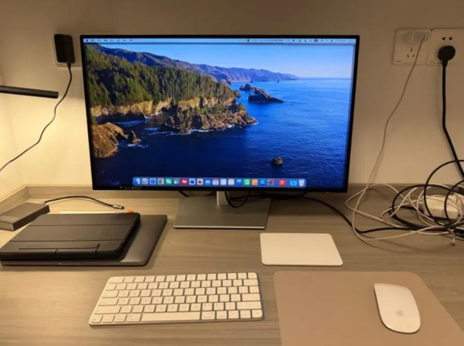 Energy consumption monitoring on tech device