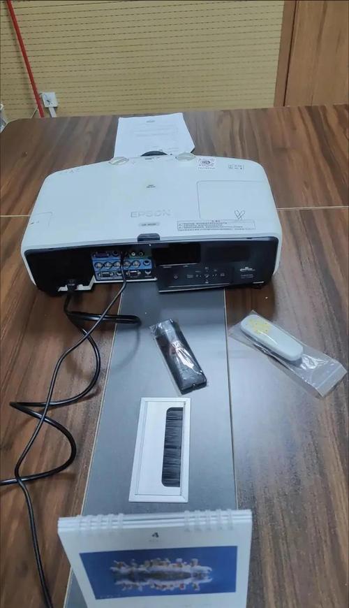 显示器背部散热设计