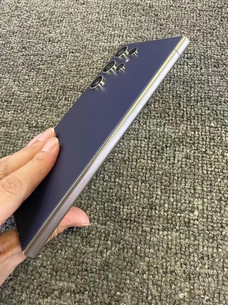 三星 S24AG320 运行时温度表现