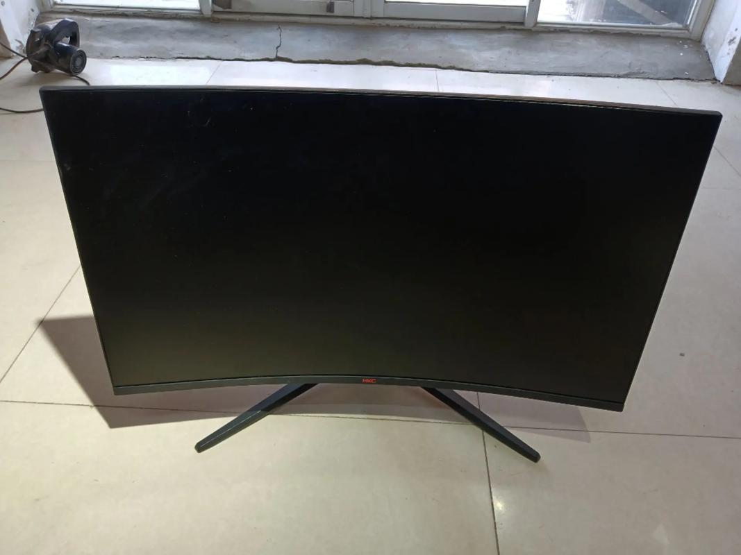 Gaming on curved high refresh rate monitor