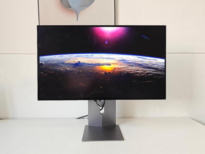 Person deciding on monitor purchase