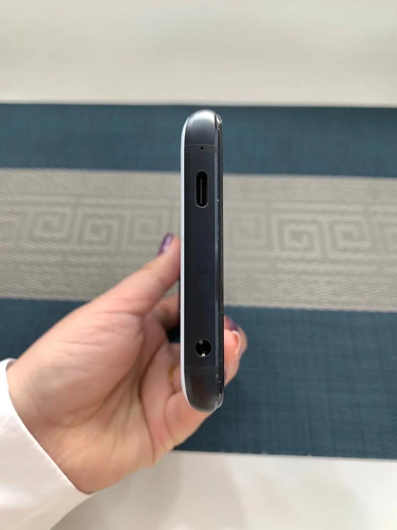 电竞显示器接口与技术规格