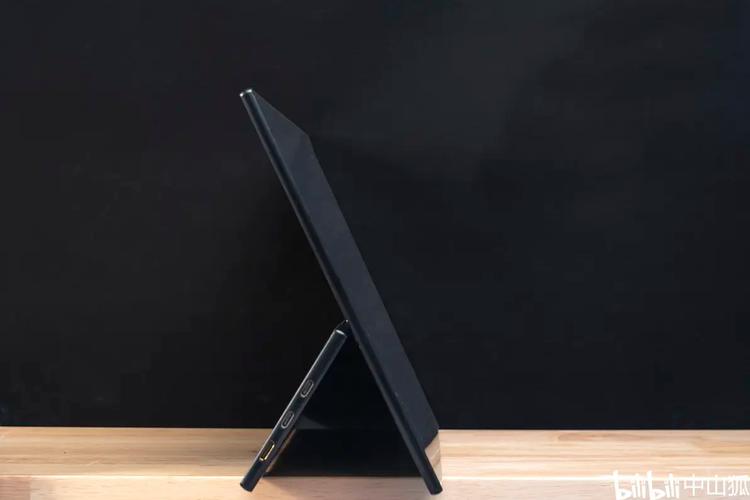 便携显示器接口与规格展示