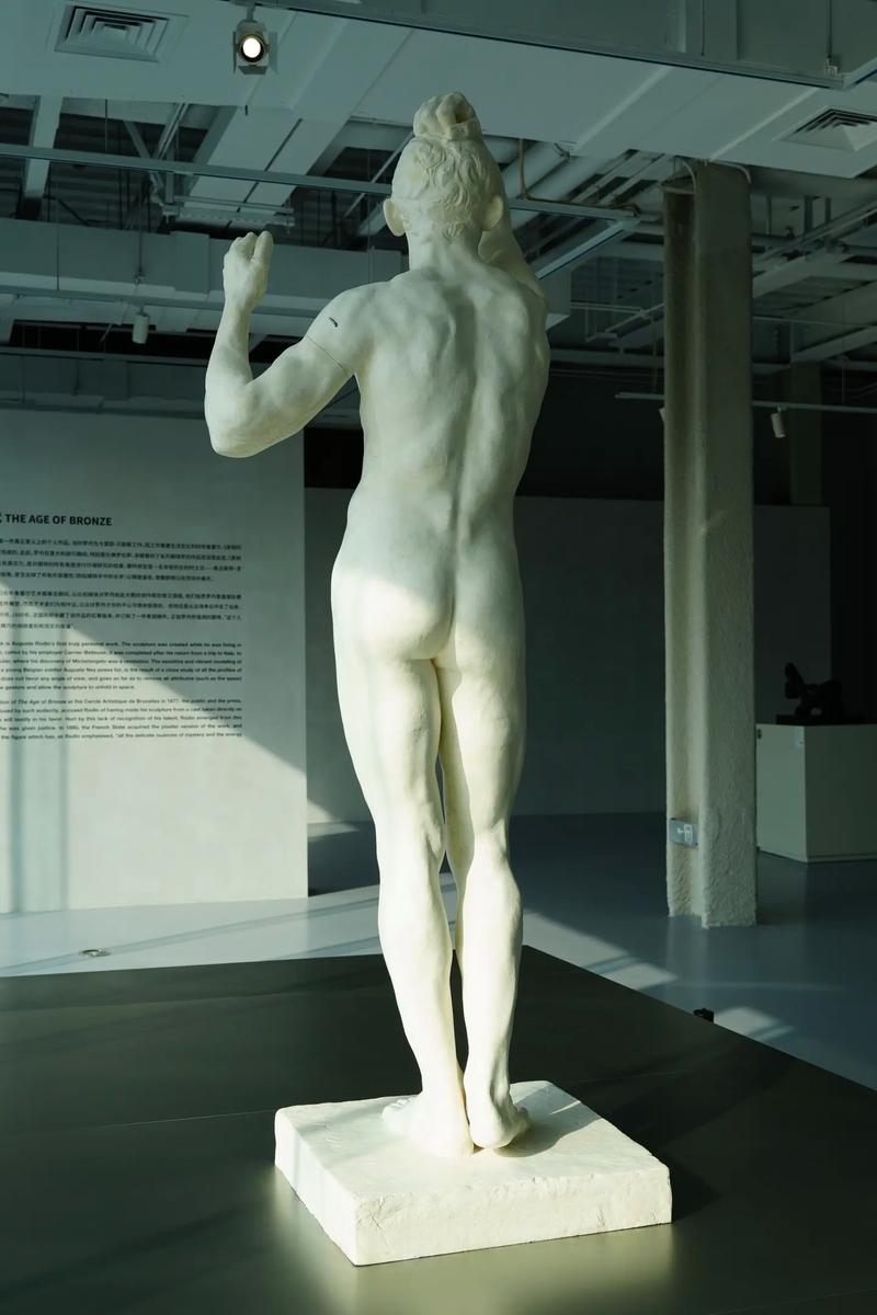 金属机身显示器散热设计