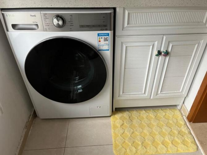 Computer monitor display details