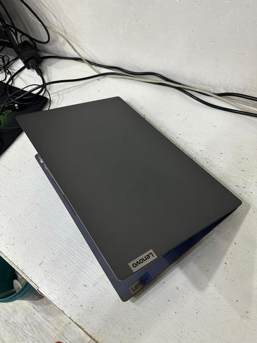 高帧率游戏画面在显示器上展示