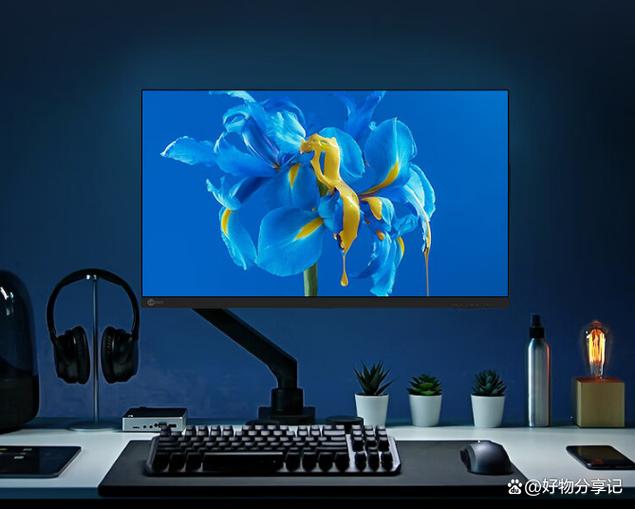 Productive workspace with high resolution monitor