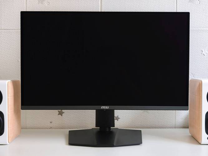 微星 Optix G242P 评测：24英寸 144Hz IPS 电竞显示器 性价比之选