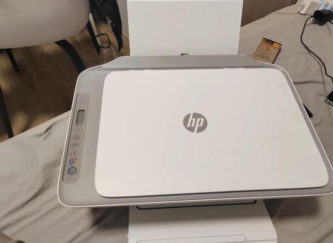 HP style monitor setup with clean appearance