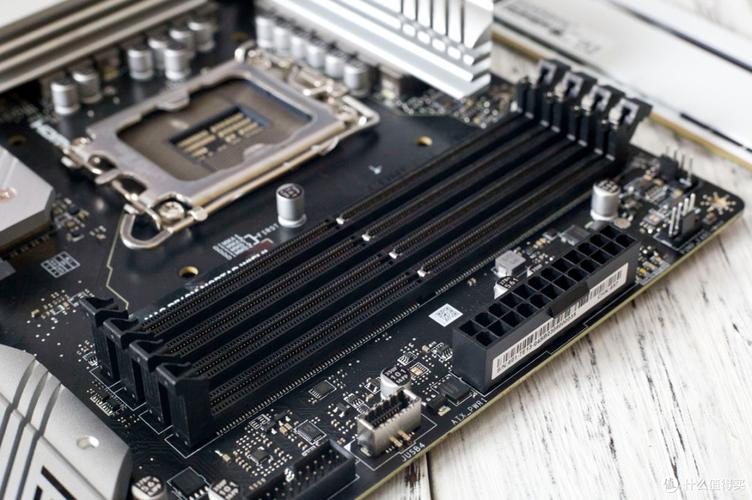 内存散热与温度控制展示