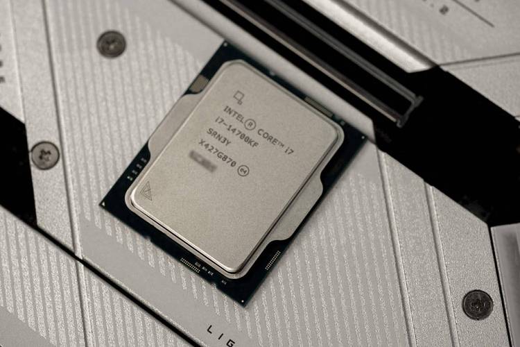 Intel 酷睿 i7-7800X 深度评测:14nm 六核十二线程高能桌面 CPU 解析