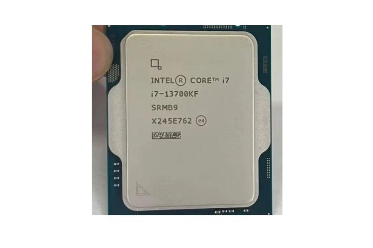 Intel 酷睿 i7-13700KF 深度评测：16核高性能游戏利器