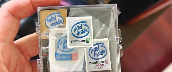 Intel CPU 产品包装和芯片展示