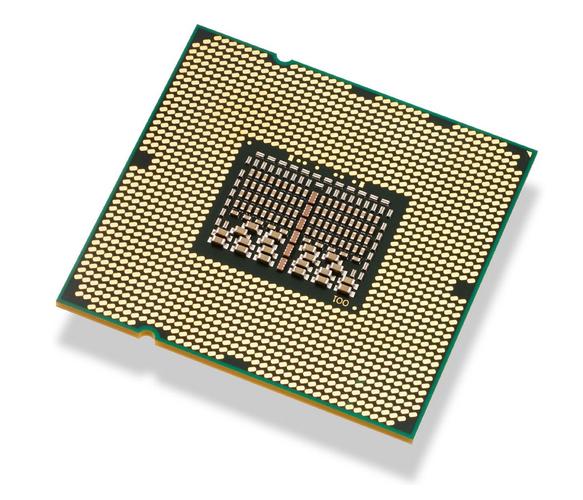 CPU 处理器安装在主板上