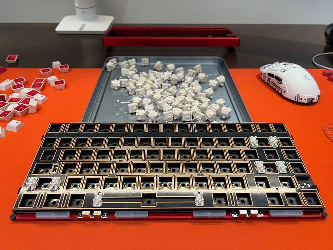 reccazr R98Pro MC轴白色海草深度评测：98配列三模快轴键盘性价比之选