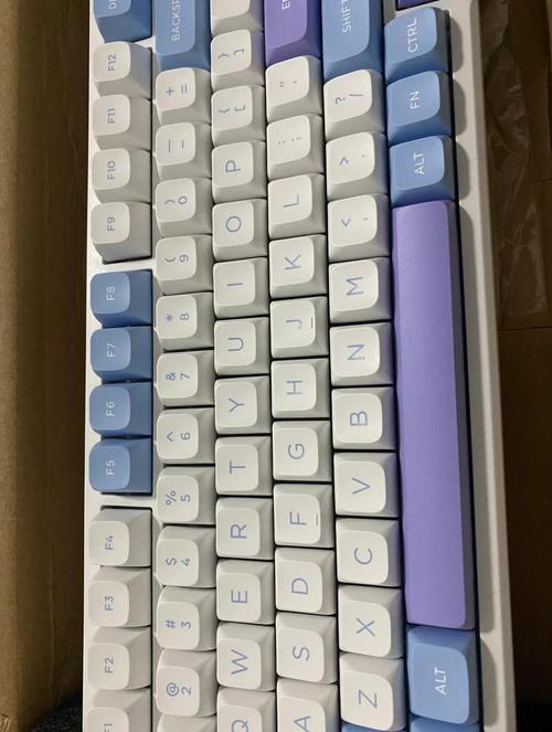 无线机械键盘长续航使用