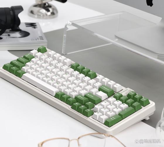 机械键盘办公打字场景