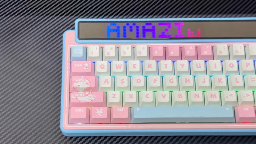 无线机械键盘充电场景