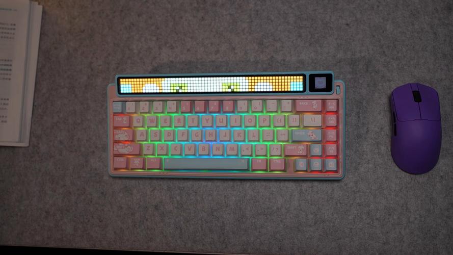 机械键盘桌面整体展示