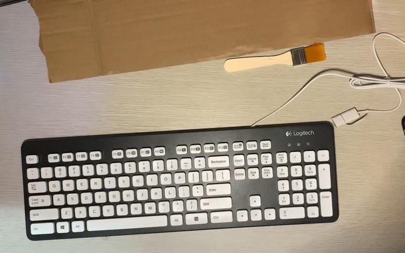 罗技K230窄边键盘深度评测:2011经典无线办公键盘仍值得入手?