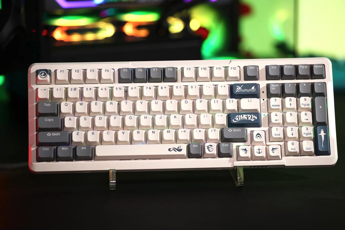 微星FORGE GK500 W白鲨漫波轴机械键盘评测：三模无线+热插拔线性轴入门游戏利器