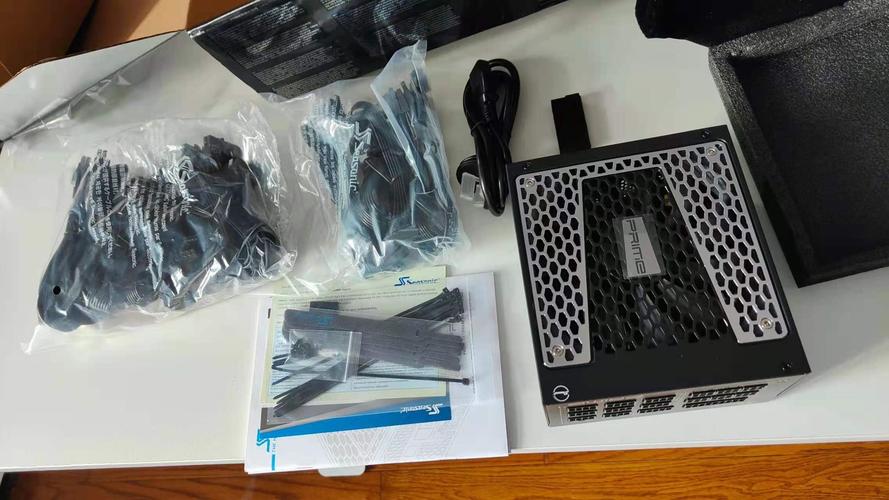 海韵 PRIME 850 钛金牌(SSR-850TD)深度评测:顶级效率与12年质保的静音旗舰电源