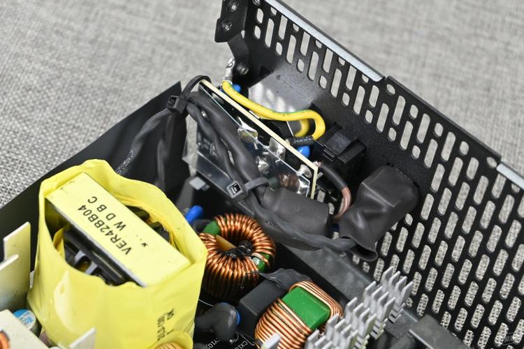 Antec PSU internal hardware and capacitors