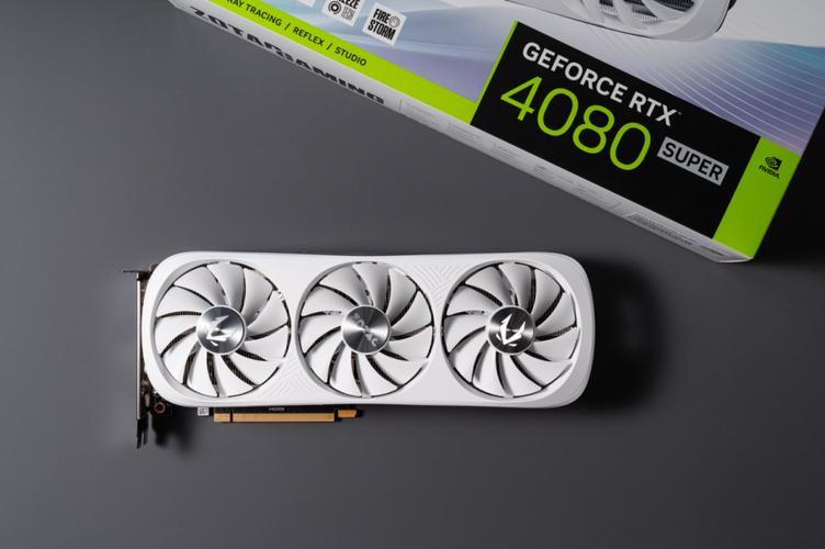 索泰RTX 4080 SUPER TRINITY OC 月白 vs 华硕RTX 4060 PROART 深度对比