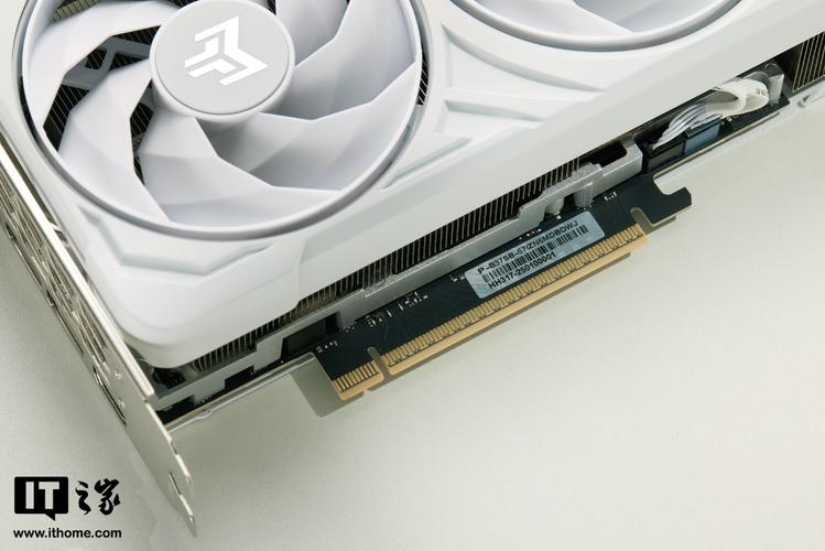 华硕ROG STRIX RTX 2080 Ti vs 影驰RTX 5070 Ti 金属大师白金版 OC 深度对比
