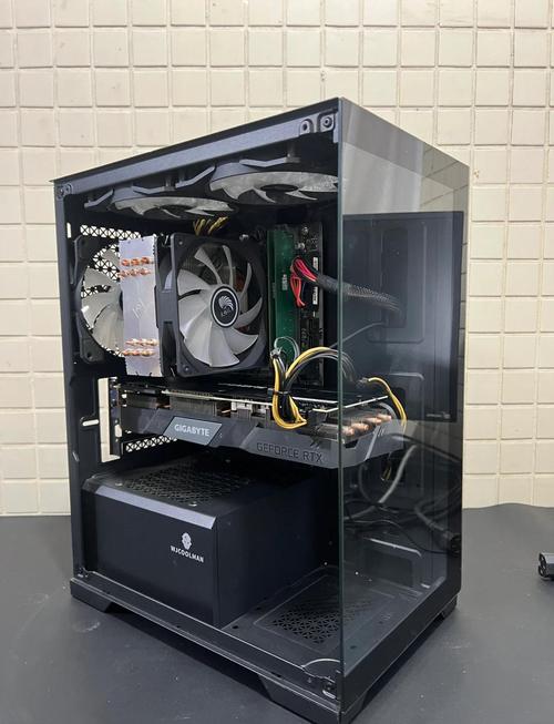 显卡规格对比示意图