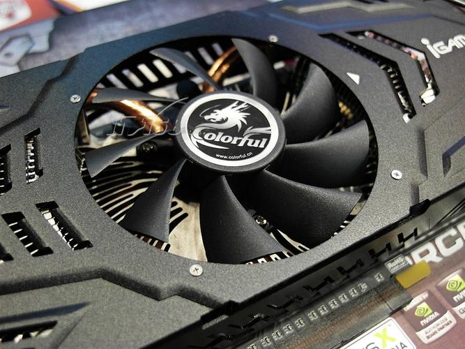 显卡规格对比示意图