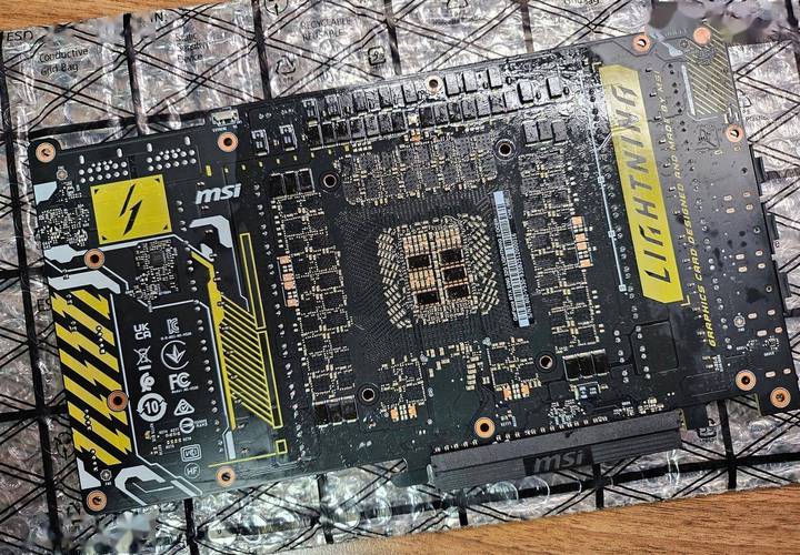 显卡规格对比示意图