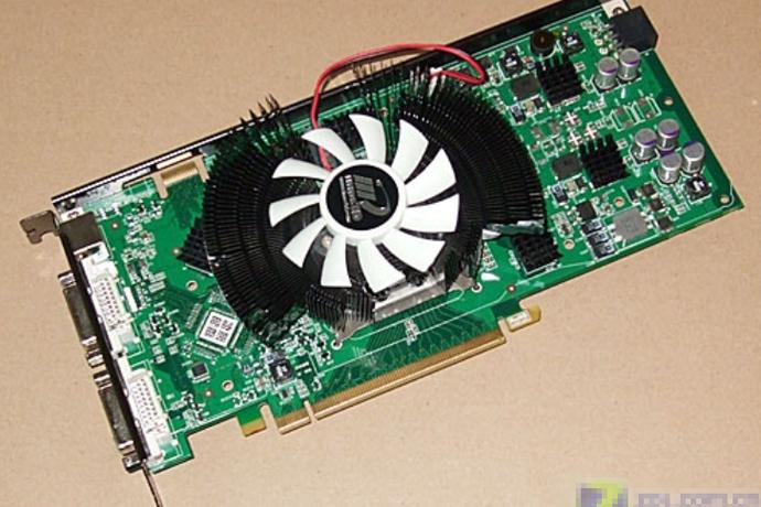 显卡规格对比示意图