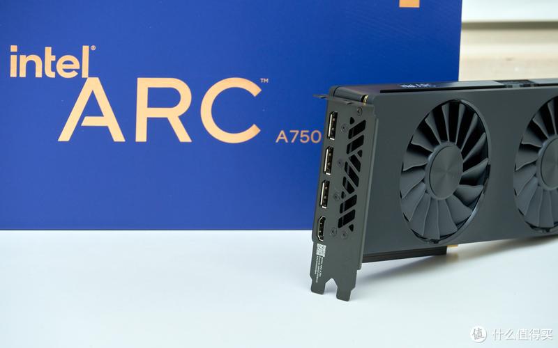 显卡规格对比示意图