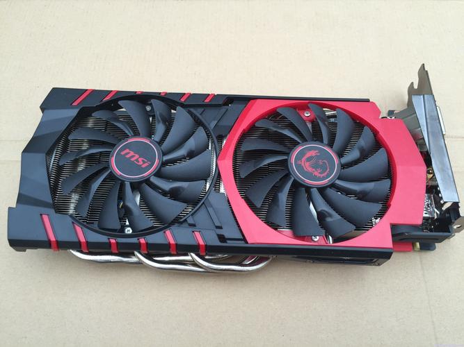 GTX 960 显卡核心与散热模块