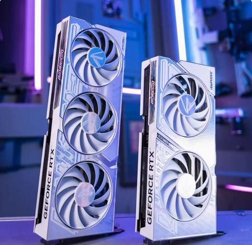 三风扇 GPU 散热器特写