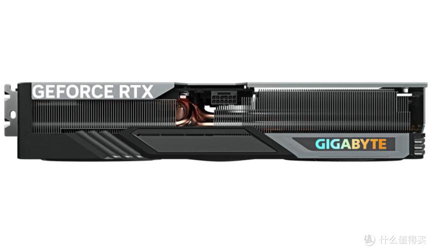 技嘉RTX 4070 SUPER在主机中的安装效果