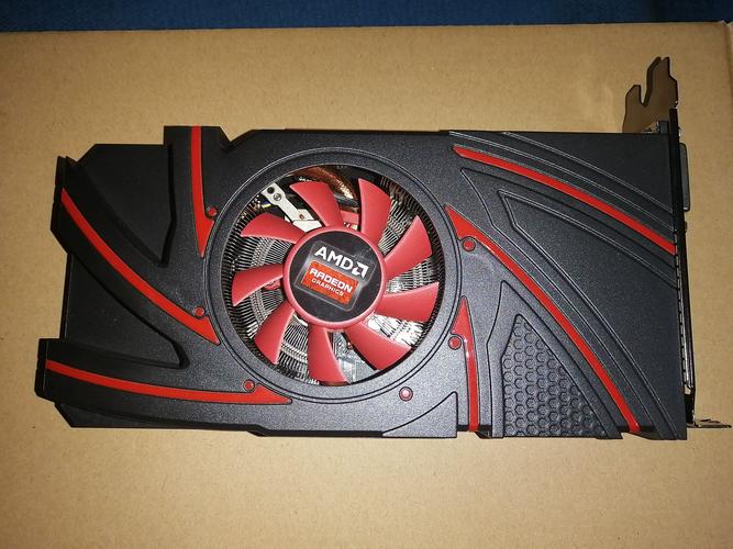 蓝宝石 TOXIC R9 270X 显卡外观特写