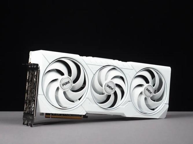 显卡三风扇散热系统