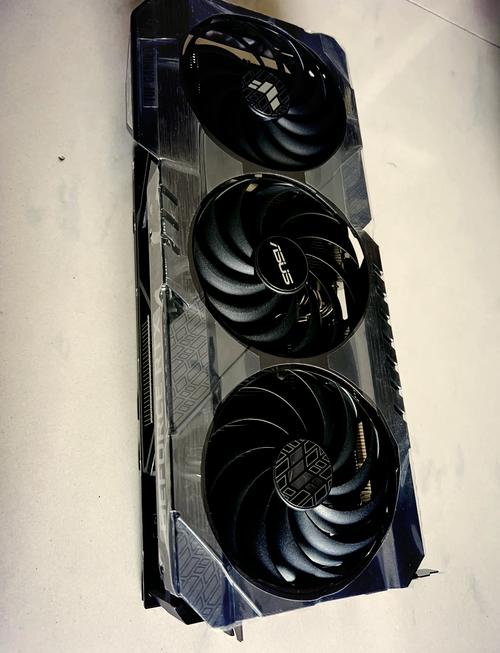 MSI RTX 4090 SUPRIM X 风格显卡特写