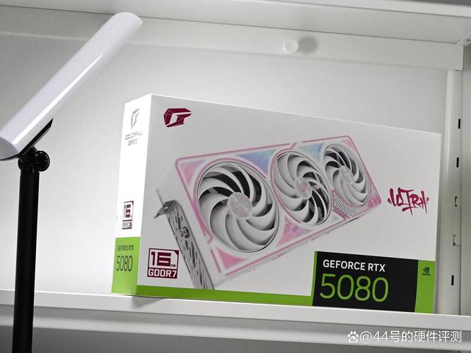 显卡性能测试机箱内部场景