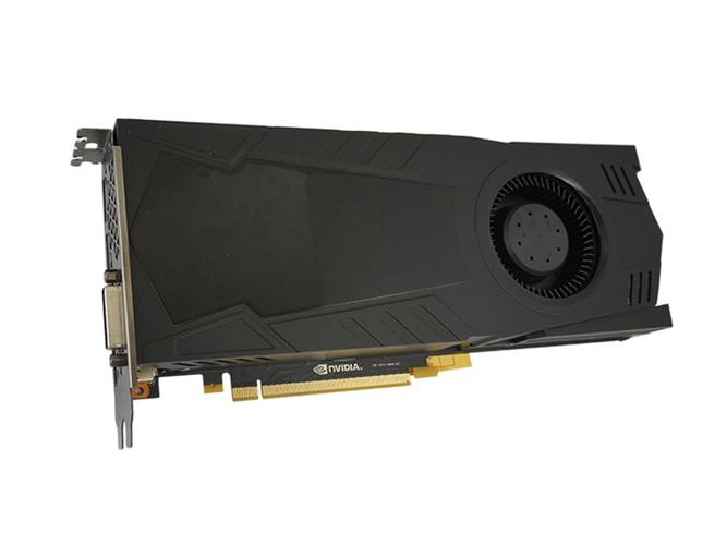 高端显卡安装在机箱内的RGB灯光效果